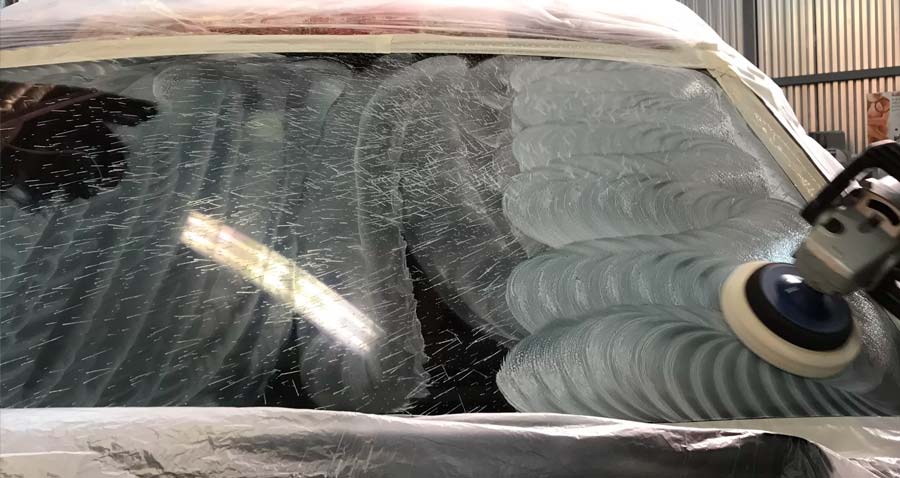 Полировка стекол автомобиля от царапин