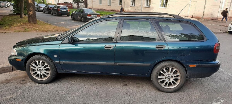 Volvo V40 1998 года в городе Минск фото 1