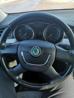 Skoda Superb 2012 года в городе Миоры фото 1