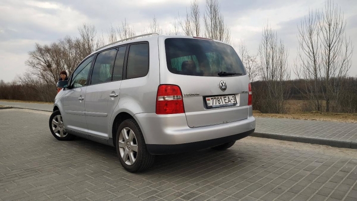 Volkswagen Touran 2005 года в городе Гомель фото 1