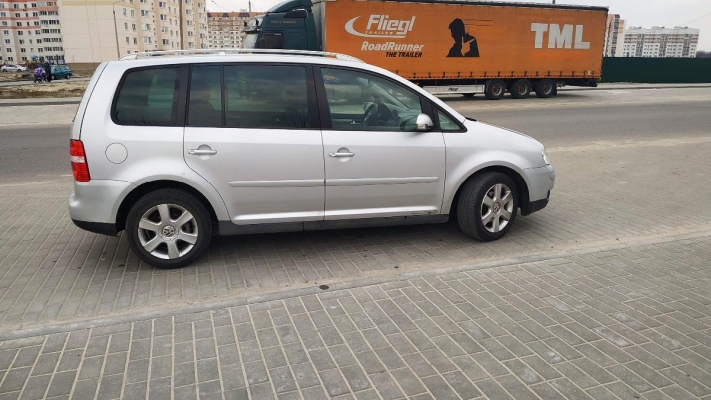 Volkswagen Touran 2005 года в городе Гомель фото 2