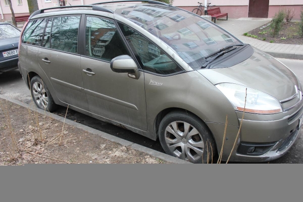 Citroen C4 grand picasso 2010 года в городе Брест фото 2