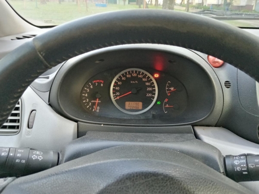 Nissan Almera tino 2003 года в городе Минск фото 2