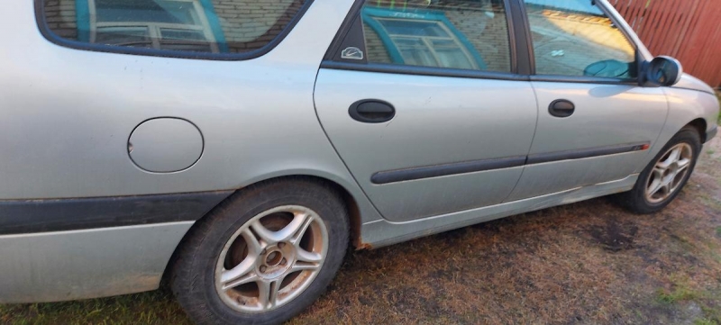 Renault Laguna 1998 года в городе Старые  Дороги фото 1