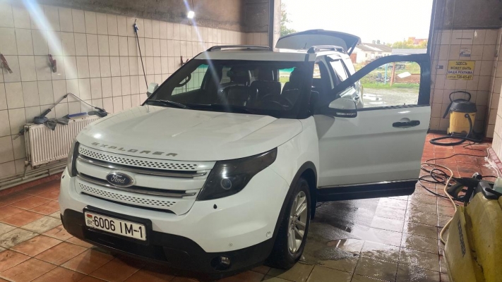 Ford Explorer 2013 года в городе Кобрин фото 3