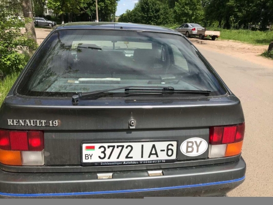 Renault 19 1991 года в городе н.п Тросница фото 3