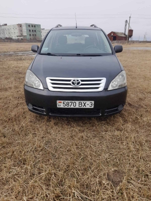 Toyota Avensis verso 2001 года в городе Гомель фото 2