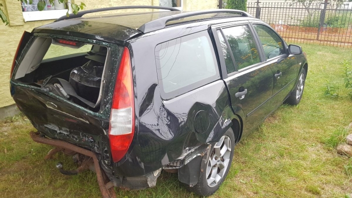 Ford Mondeo 2003 года в городе за городом фото 4