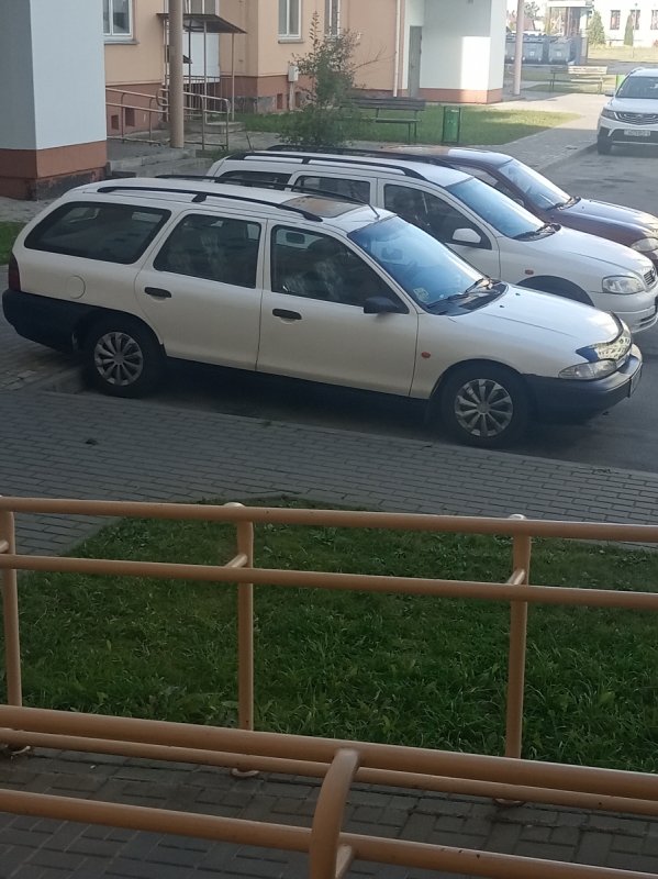 Ford Mondeo 1994 года в городе Островец фото 1