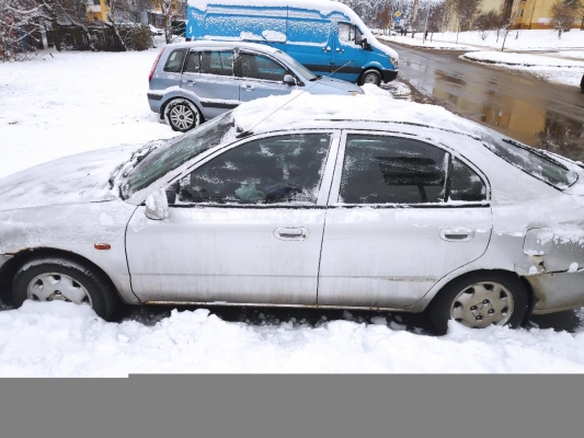 Mitsubishi Carisma 1998 года в городе Минск,улица карвата фото 3