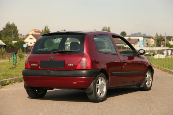 Renault Clio 2001 года в городе Минск фото 5