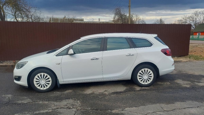 Opel Astra 2012 года в городе Марина горка фото 3