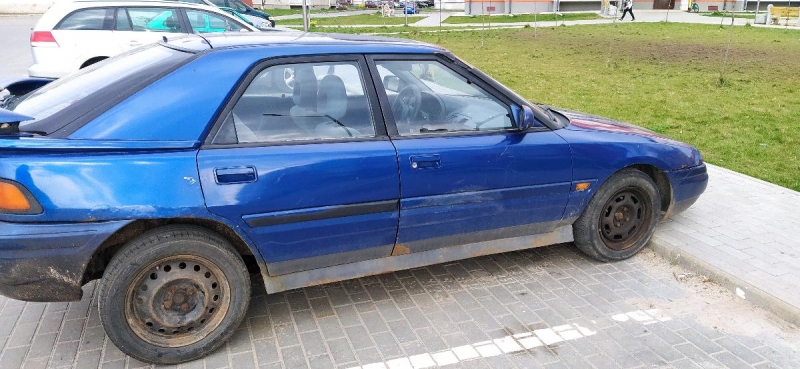 Mazda 323f 1990 года в городе Береза фото 1