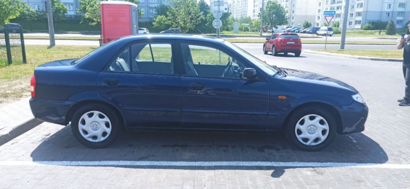 Mazda 323 2001 года в городе Минск фото 1