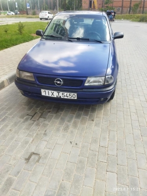 Opel Astra 1996 года в городе Солигорск фото 1