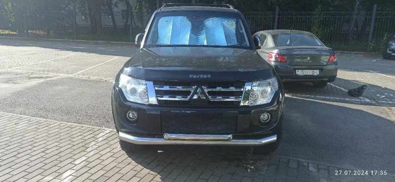 Mitsubishi Pajero 2013 года в городе Минск фото 1