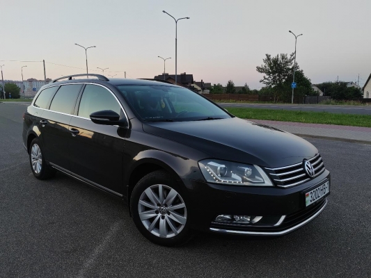 Volkswagen Passat 2011 года в городе Барановичи фото 2