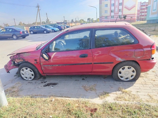 Mazda 323 1998 года в городе Ветка фото 1