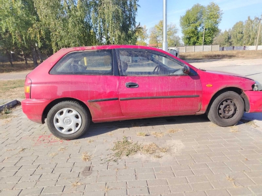 Mazda 323 1998 года в городе Ветка фото 3