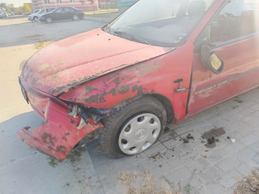 Mazda 323 1998 года в городе Ветка фото 6