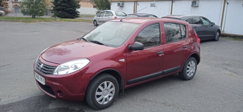 Renault Sandero 2013 года в городе Слуцк фото 1