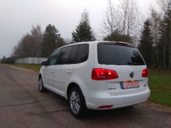 Volkswagen Touran 2012 года в городе Минск фото 1
