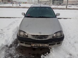 Toyota Авенсис 2000 года в городе Минск фото 1