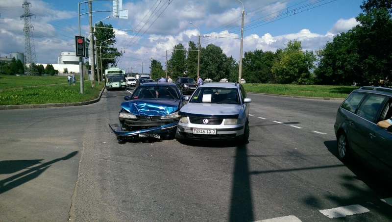 Volkswagen  2000 года в городе Минск фото 1