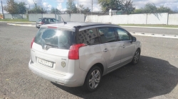 Peugeot 5008 2011 года в городе Минск фото 4