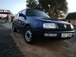 Volkswagen Vento 1993 года в городе Слуцк фото 1