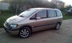 Opel Zafira 2003 года в городе - фото 1