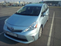 Toyota Prius V(+), 2013