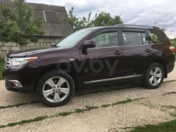 Toyota Highlander 2013 года в городе Могилёв фото 1