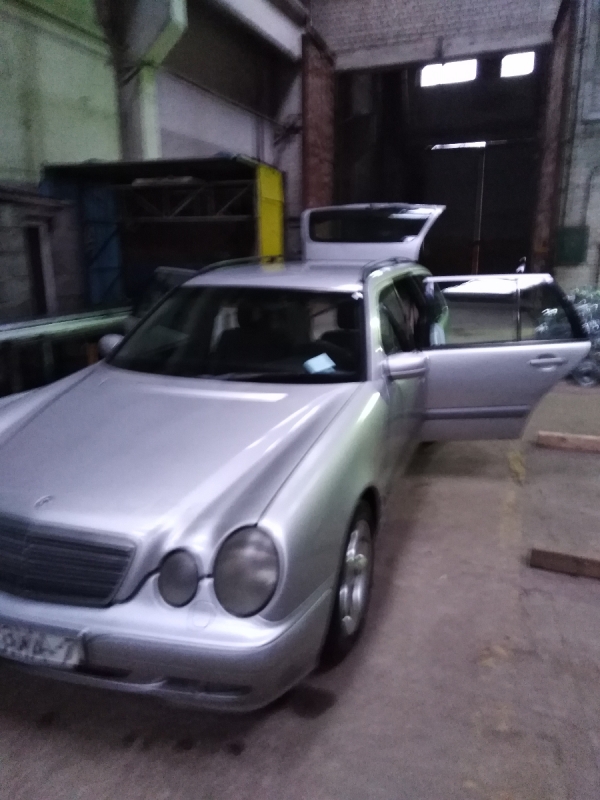 Mercedes-Benz E-класс 2002 года в городе Минск фото 1