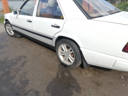 Mercedesbenz E-klass 1990 года в городе Житковичи фото 1