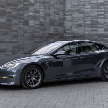 Tesla Model S 2021 года в городе Минск фото 1